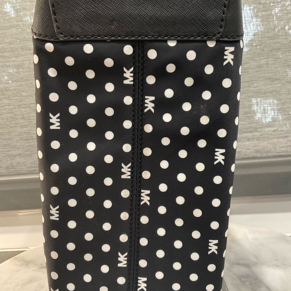 Michael Michael Kors Eva Small Zip Tote - Picture 5 of 7